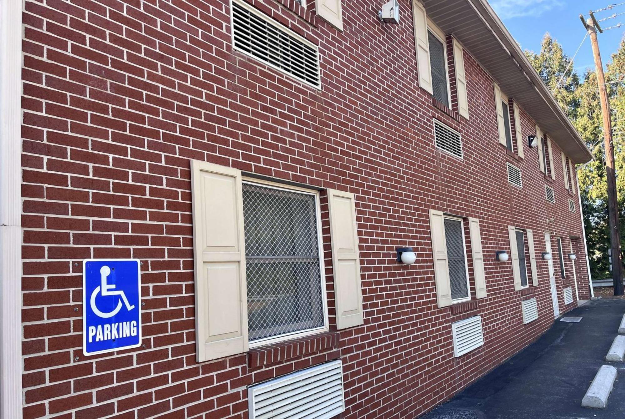 Travelodge By Wyndham Hotel 2*